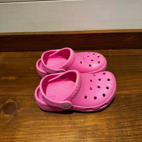 Toddler Girls Pink Slide On Crocs Clogs Water Proof Beach Pool Size C8 - Picture 2 of 4